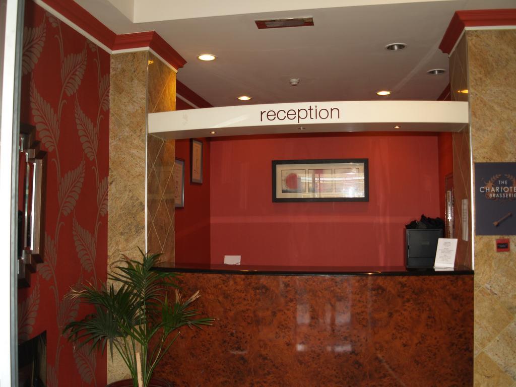 Antonine Hotel ฟัลเคิร์ก ภายนอก รูปภาพ