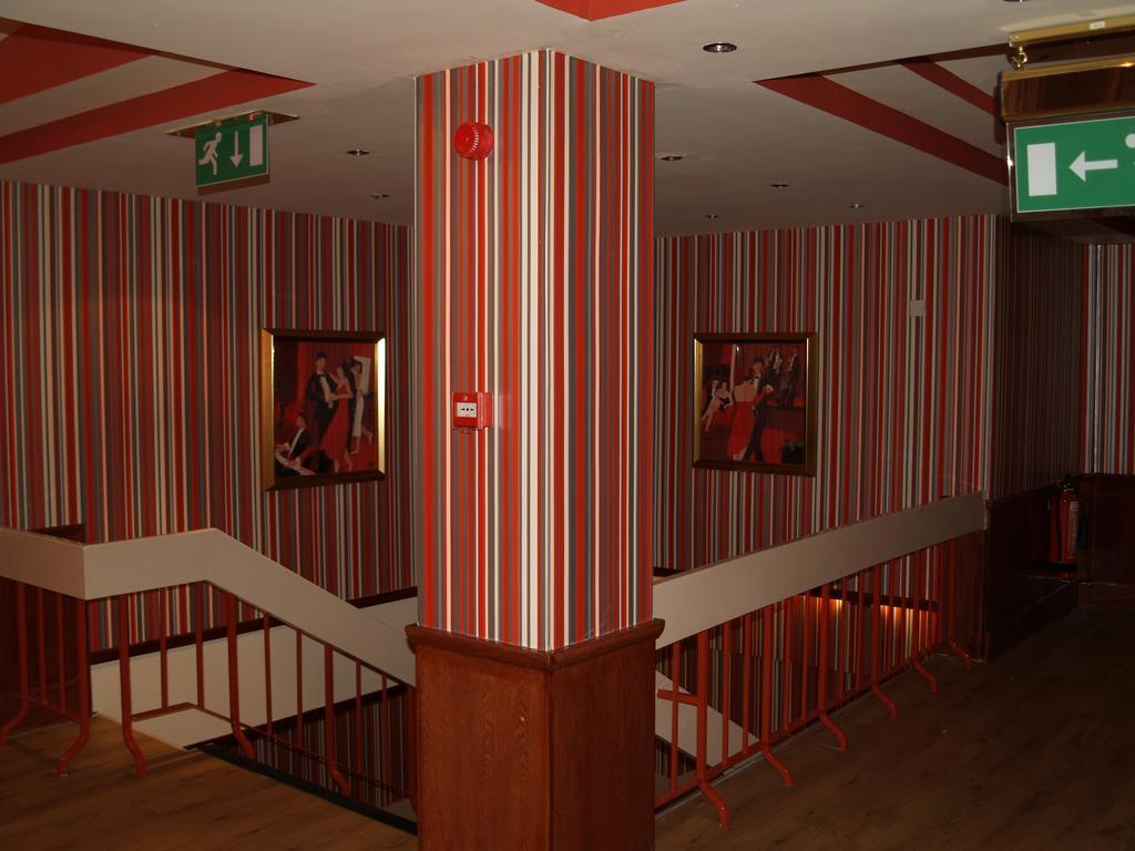 Antonine Hotel ฟัลเคิร์ก ภายนอก รูปภาพ